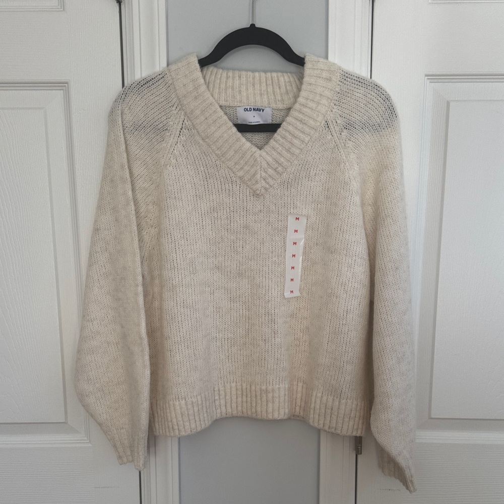 Old Navy Cream V-Neck Pullover Sweater
